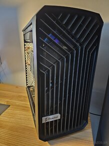 PC - EVGA 3080 Ti, AMD RYZEN 5 5600x 16gb ram - 2