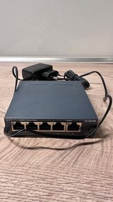 Switch TP-LINK SG105 (Gigabit, 5-portový - 2