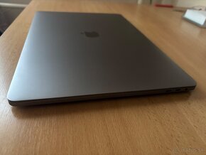 Apple MacBook Pro 15,4" - 2