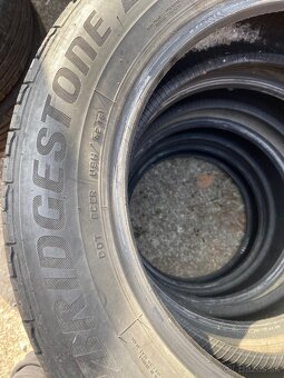 Bridgestone 215/60 r17 - 2