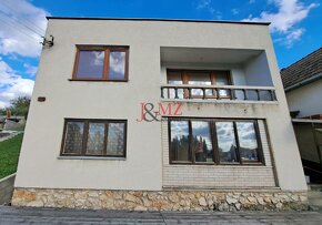 Stavba 122 m2 a chata, pozemok 2.600 m2, šírka 17 m, Levice  - 2