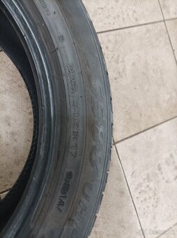 Predám pneu 225/50 r17 - 2