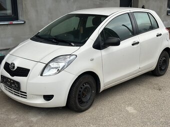 Predám Airbagy SRS Rádio Sedačky Dvere TOYOTA YARIS 2 - 2