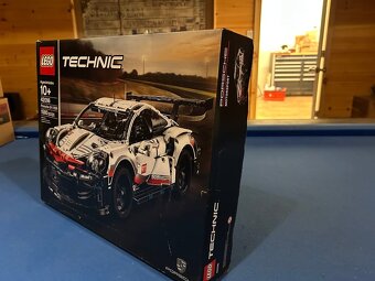 Lego Technic - Porsche 911 RSR (42096) - 2