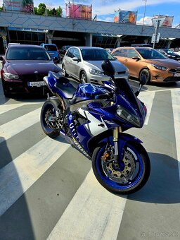 Yamaha R1 RN12 - 2