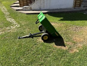 John Deere príves, vlečka za kosačku - 2