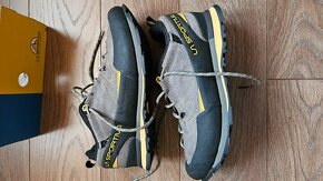 La SPORTIVA BOULDER X grey/yellow 43 1/3 - 2