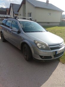 Opel Astra H kombi 1,6 77 Kw benzín - 2