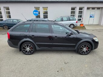 ŠKODA OCTAVIA COMBI SCOUT 2.0CRTDI 103KW MT6 4X4 ,XENON,NAVI - 2