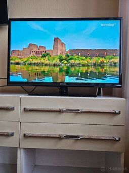 Predám 32 " LED TV Samsung UE32EH4003W - 2