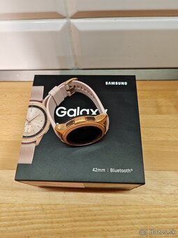 Predám Smart hodinky Samsung Watch 42mm zlaté - 2