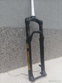 Odpružená vzduchová vidlica Rockshox Reba 120 mm - 2