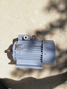 elektromotor 3 kW, 2880ot /min 400V/220V - 2