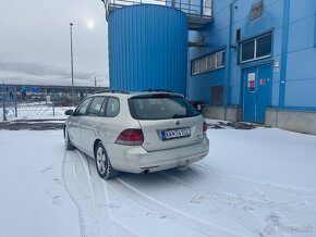 PREDAM VOLKSWAGEN GOLF 1.6 TDI 77 KW PANORÁMA - 2