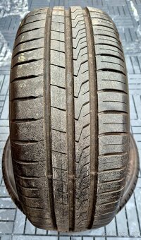 Predám 205/55r16 hankook - 2