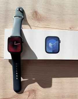 Predám Apple watch 9 42mm - 2