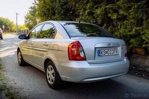 Hyundai Accent 108 800 km + zimné pneumatiky - 2