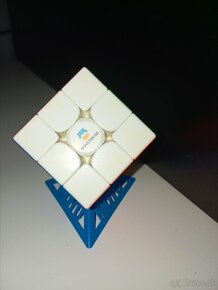 Darujem Rubikovú kocku monstergo so stojanom a vrecúškom - 2