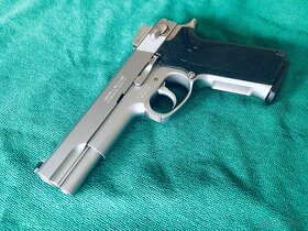 Smith&Wesson 10mm Auto - 2