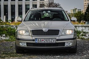 Škoda Octavia Combi 2.0 TDI Elegance DSG - 2