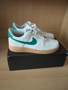 NIKE AIR FORCE 1 '07 LV8 Phantom/ Malachite-Gum Yellow - 2