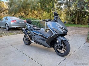 Yamaha T-MAX 560 - 2