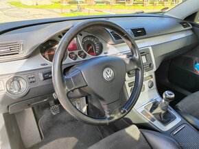 Volkswagen Passat B6 2.0 TDI 103 kW HIGHLINE - 2