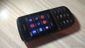 Nokia Asha 300 - 2