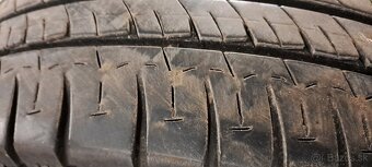 Predám 4ks slušné letné 215/60r17C Michelin na dodávku - 2