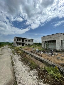 Objekty na sklady a výrobu 6000 m2 - poľnohospodárska výroba - 2