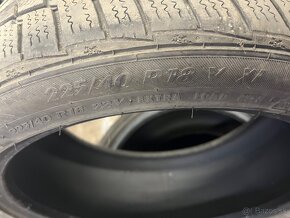 225/40 R18 - 2