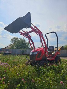 Traktor TYM 194 s medzinap. kosou a celnym nakladacom - 2