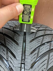 235/40 R19 2ks Michelin Pilot Alpin 5 - 2