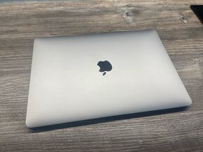 MacBook Air 13’ 256GB, Intel i5, model A1932 - 2