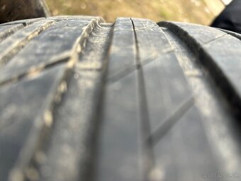 215/55 R17 94V - 2