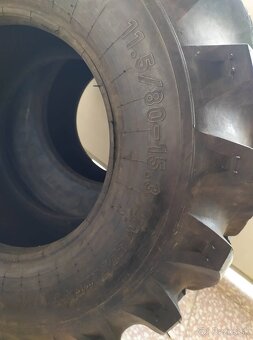 Pneu 11,5/80x15,3 - 2