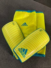 ÚPLNE nové CHRÁNIČE ADIDAS (nepoužité) - 2