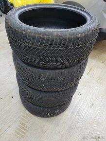 predam zimné pneumatiky Goodyear 245/40 R18 - 2