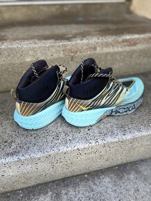 Hoka Speedgoat - 2