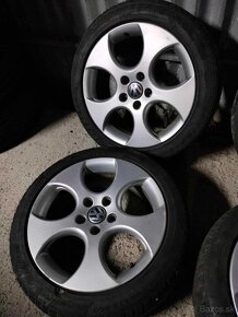 4ks alu disky orig. VW 5x112 R17 pneu 225/45 R17 - 2