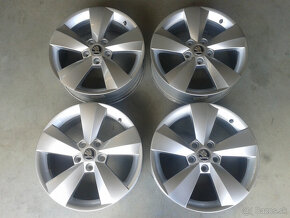 Ponukam ALU 5x112 R17 6,5J ET38 ORIGINAL SKODA - 2