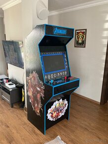 Arcade cabinet - 2