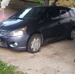 Mitsubishi Grandis - 2