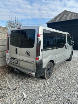 2x Opel vivaro - 2