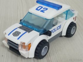 60042 LEGO City High Speed Police Chase - 2