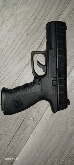 Airsoft Beretta APX AGCO2 na bombičky - 2