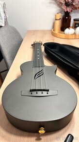 Ukulele cascha - 2