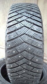 Predám 4-Zimné pneumatiky Goodyear Ultra 215/65 R17 - 2