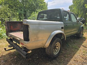 Nissan Navara 2.5 TD - 2