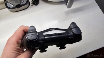 Joypad na PS4 - originál, používaný - 2